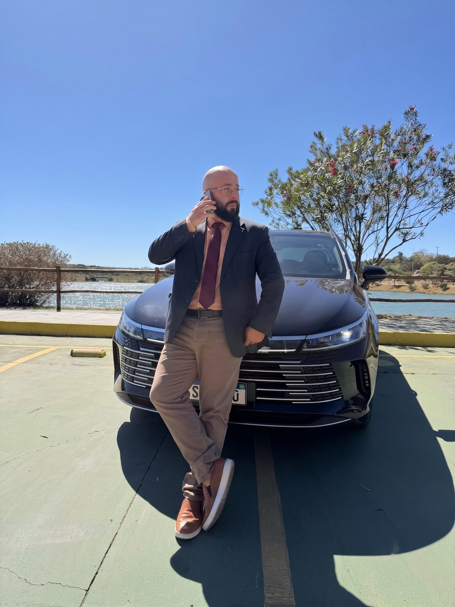 José Bernardes, fundador da Chama o Zé — transporte executivo e passeios em Brasília