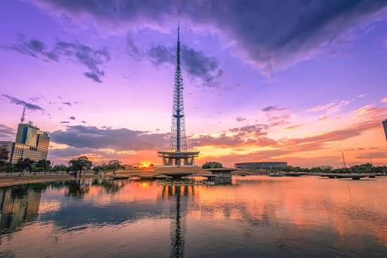 Torre de TV de Brasília ao pôr do sol - city tour
