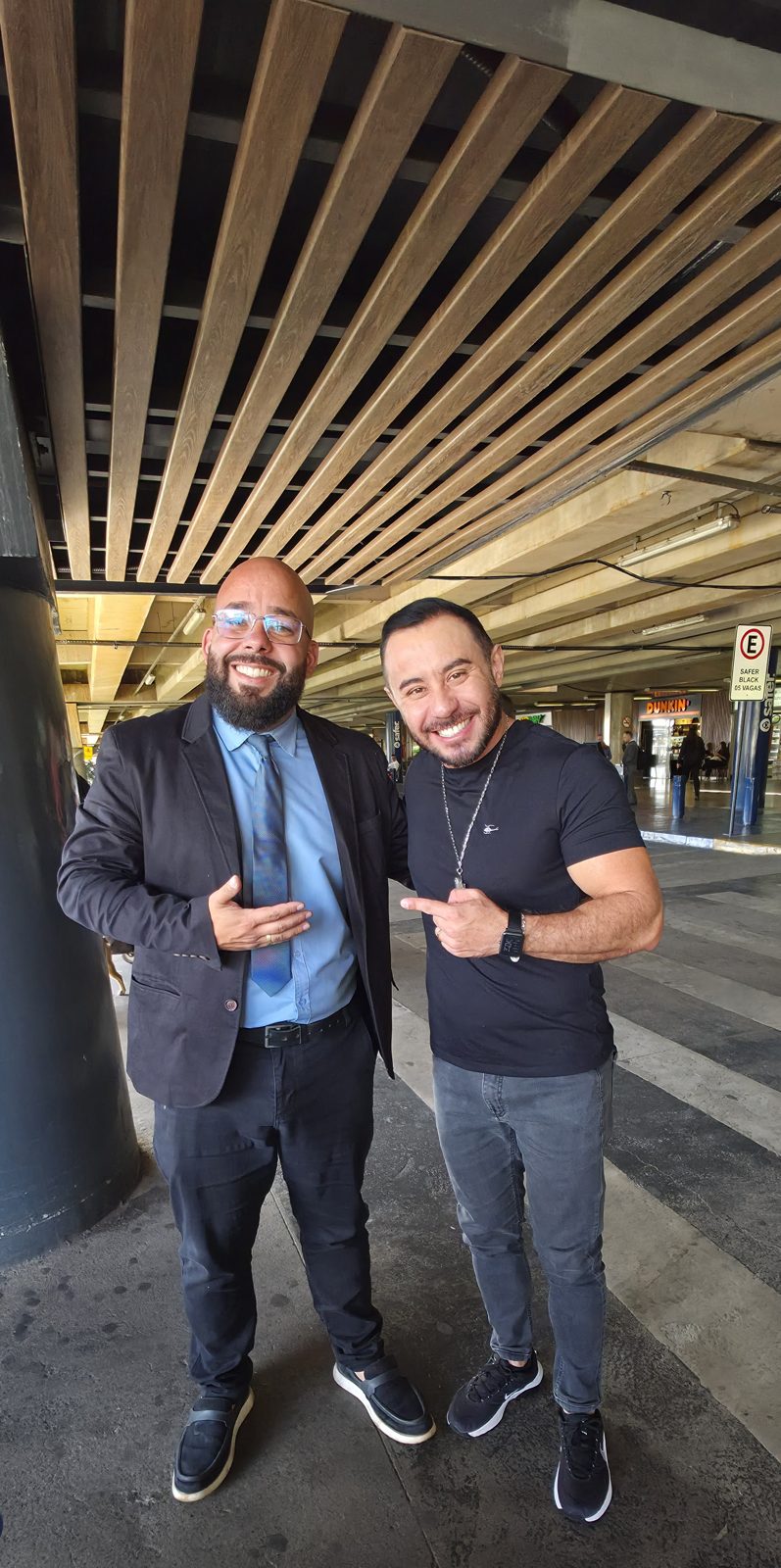 Transfer executivo no aeroporto - Chama o Zé